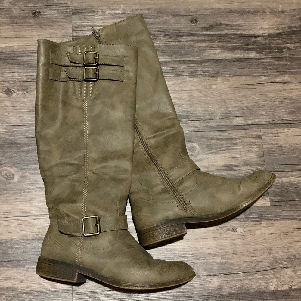 Riding boots